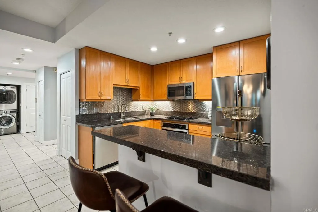 https://cdn.realtyfeed.com/cdn/127/306740725/65ee5d4422ed4ae0c3229436d18ed896.webp