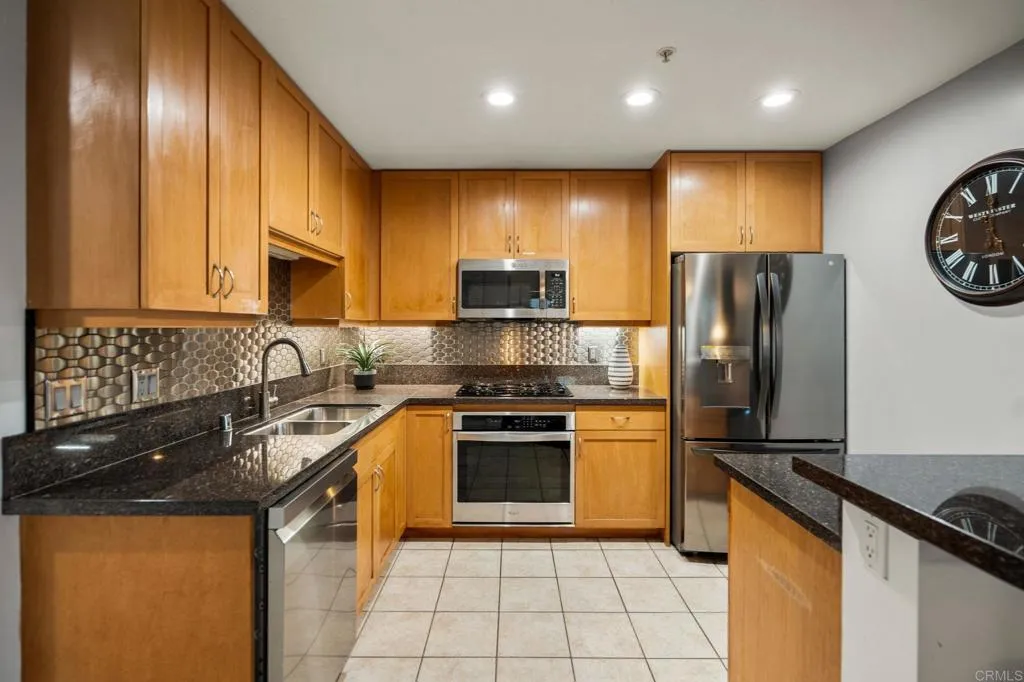 https://cdn.realtyfeed.com/cdn/127/306740725/78ca55eccd3c2085e4a859ec213d65fe.webp