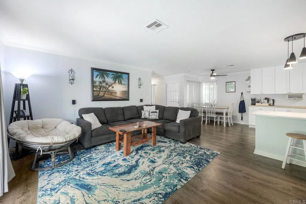 https://cdn.realtyfeed.com/cdn/127/306740727/f259d26111dc8ad94002624b69b5fe4c.webp