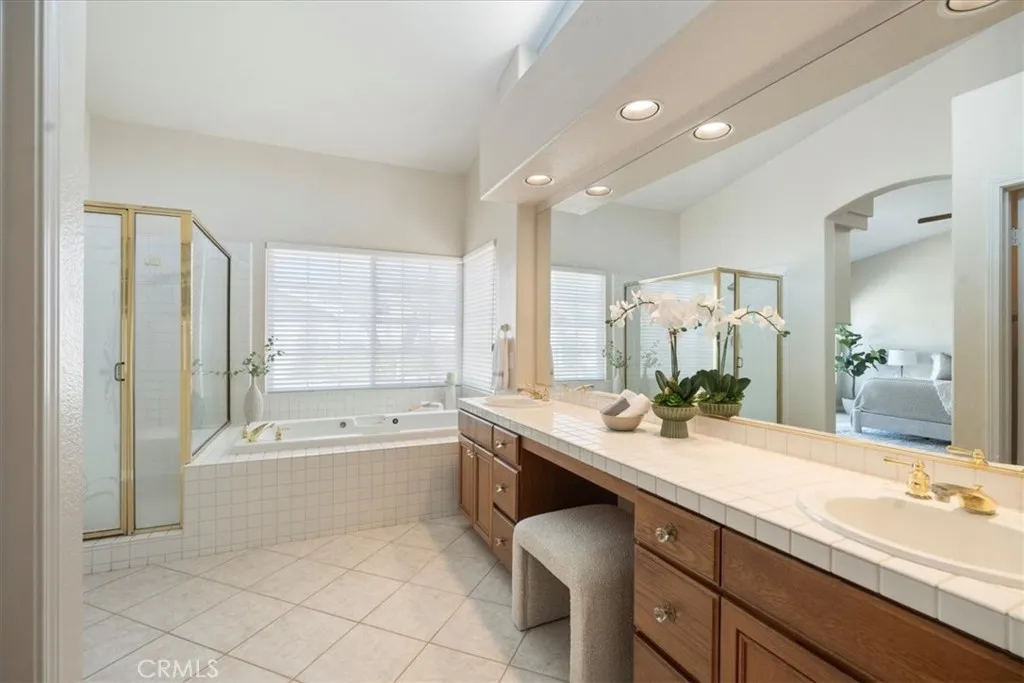 https://cdn.realtyfeed.com/cdn/127/306740738/50fbf05481a1d561b1c678275646bbc0.webp