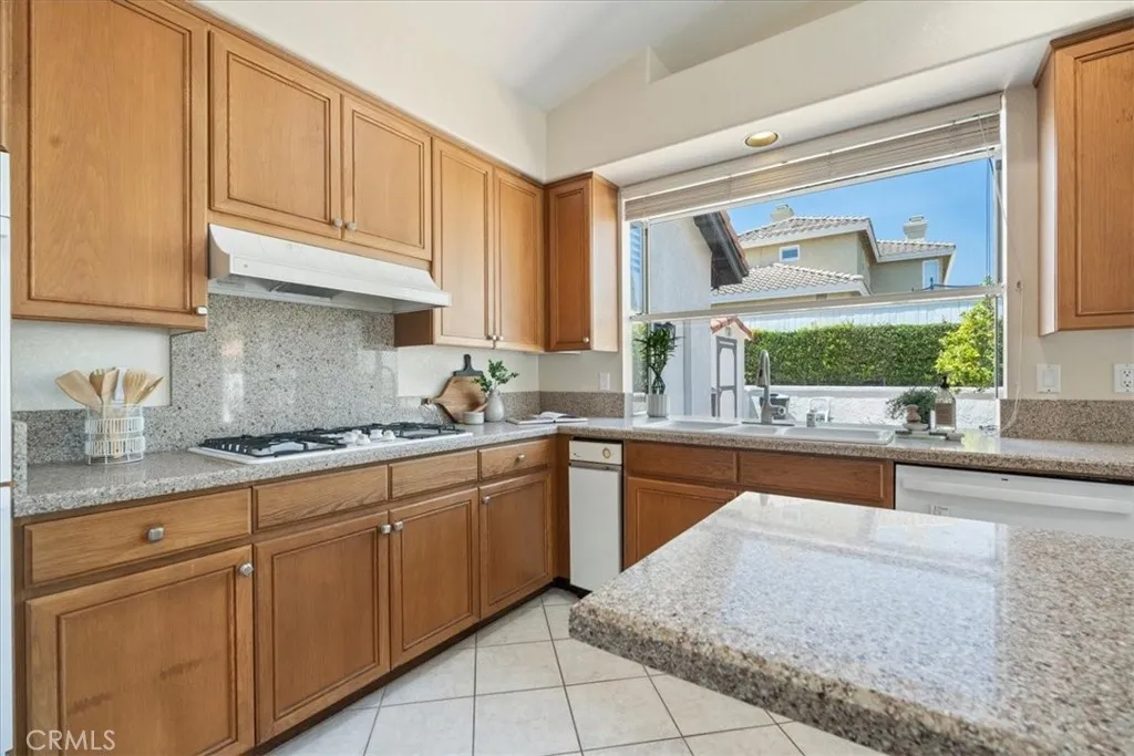 https://cdn.realtyfeed.com/cdn/127/306740738/8edffb86be735648af80d09f12ab8fd2.webp