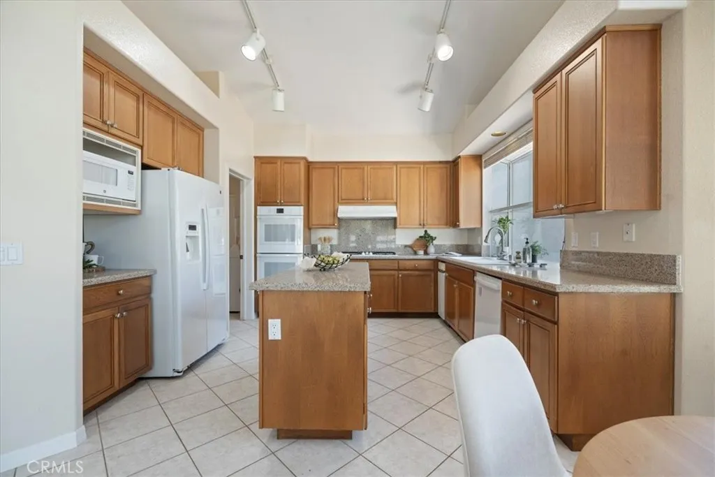 https://cdn.realtyfeed.com/cdn/127/306740738/adc329202786f7596656f8499519cff6.webp
