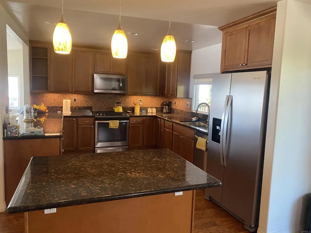 https://cdn.realtyfeed.com/cdn/127/306740772/07cd783d3bc95c414c500b1bd5cc857a.webp