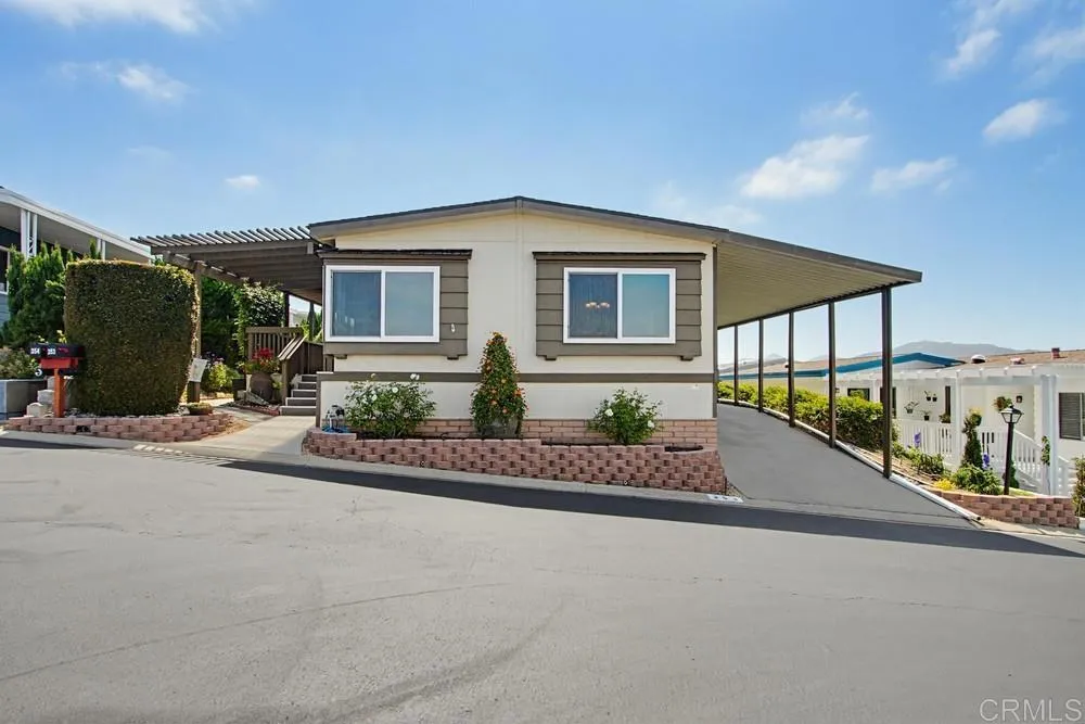 https://cdn.realtyfeed.com/cdn/127/306740772/b8a13930aa0c860f79c292ababbdc1dd.webp