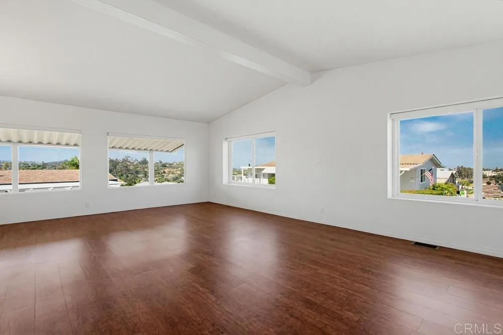 https://cdn.realtyfeed.com/cdn/127/306740772/e8e71aa36efd28b76ff90221a328ef18.webp