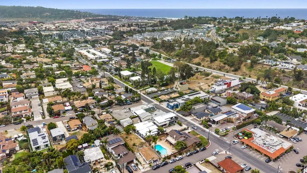 https://cdn.realtyfeed.com/cdn/127/306740773/110d1e7cfea29da12e29ea52c515e941.webp