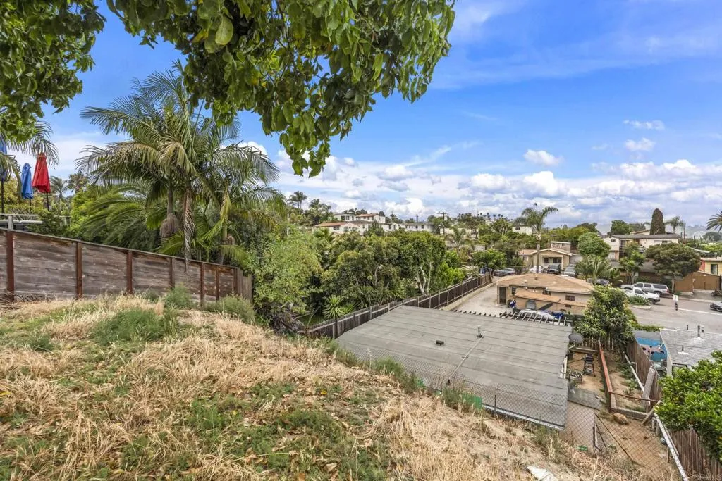https://cdn.realtyfeed.com/cdn/127/306740773/27cc8d064b635a346e38fd295a9a9dbd.webp