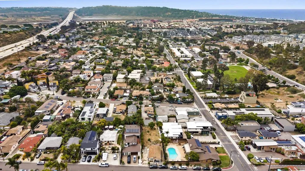 https://cdn.realtyfeed.com/cdn/127/306740773/3171c00c6395e0d6d186eb68846badfe.webp