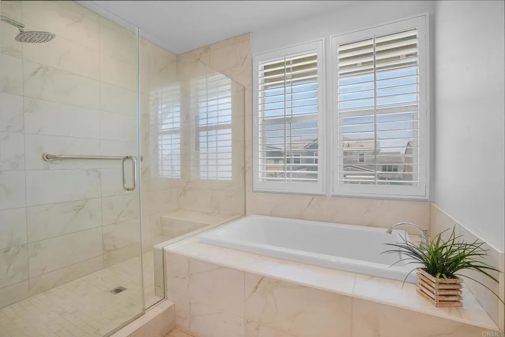 https://cdn.realtyfeed.com/cdn/127/306740788/6a40d648413cac1180f4b5abfb6285c0.webp