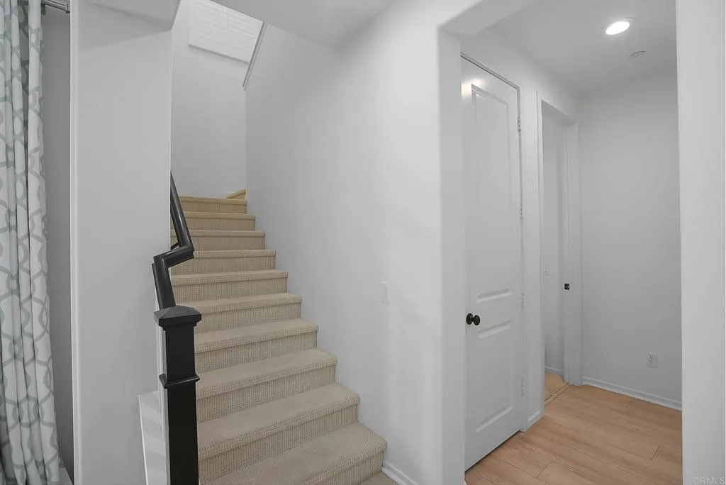 https://cdn.realtyfeed.com/cdn/127/306740788/762c85c97420c227cf63a4dab7764fad.webp