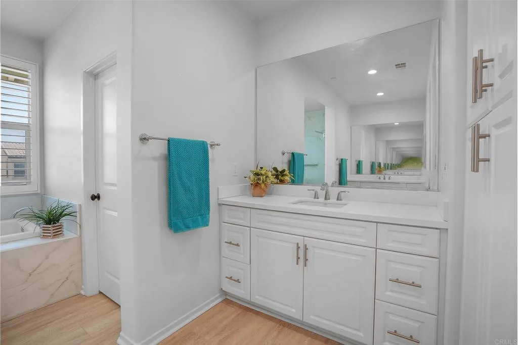 https://cdn.realtyfeed.com/cdn/127/306740788/bed1f90d4cbababa3bb978d7a5e67915.webp