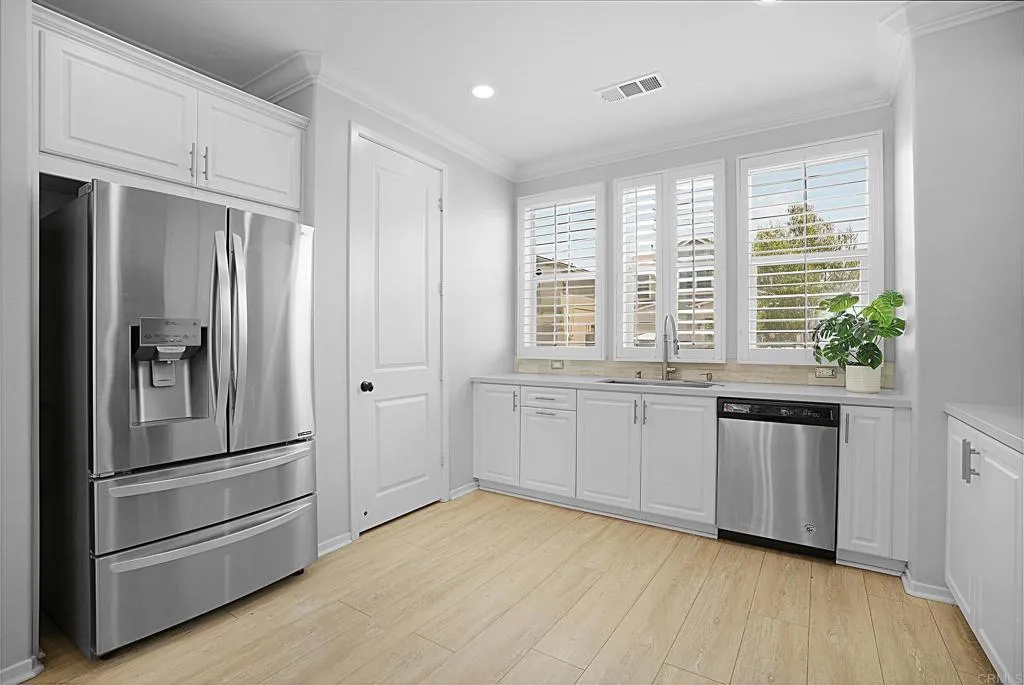 https://cdn.realtyfeed.com/cdn/127/306740788/c987957a9e1a679e245427556138310d.webp