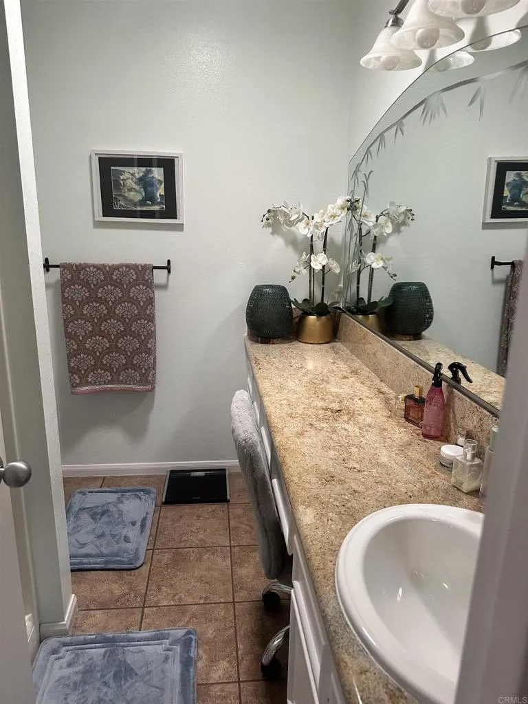 https://cdn.realtyfeed.com/cdn/127/306740789/9bfeb361b80724f3b3d139e1001c2827.webp