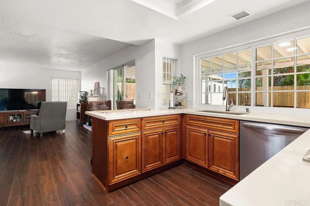 https://cdn.realtyfeed.com/cdn/127/306740790/2310ca7d804d4f152bfaeb5bf4e1169c.webp