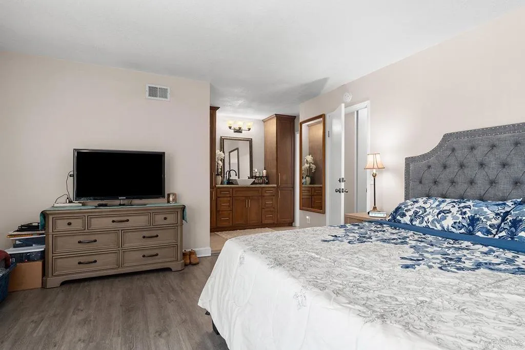 https://cdn.realtyfeed.com/cdn/127/306740790/4d957b2c3c9d515ce6b7f40976fda0e9.webp