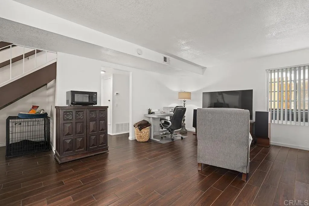 https://cdn.realtyfeed.com/cdn/127/306740790/6984d1e55b967d2878aae8f827bcf118.webp