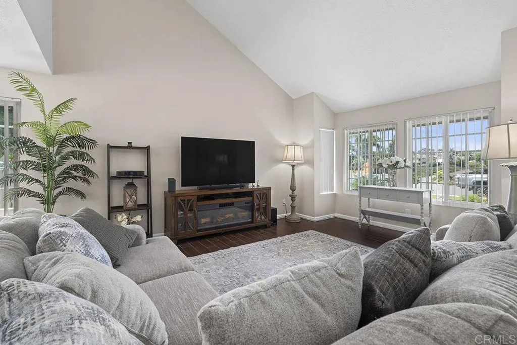 https://cdn.realtyfeed.com/cdn/127/306740790/74fb7c383ef21dfb4cda625bedae9dd2.webp