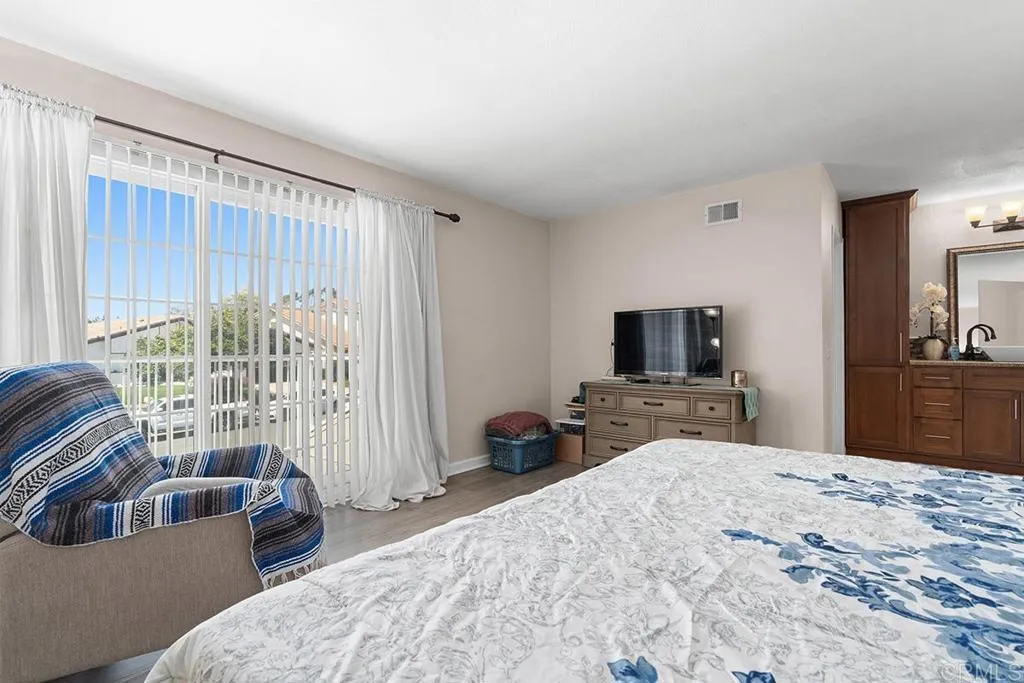 https://cdn.realtyfeed.com/cdn/127/306740790/8f2e4ce01a5cf40bb7aa1152076ae9f7.webp