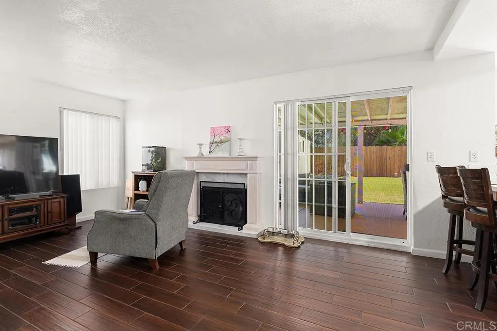 https://cdn.realtyfeed.com/cdn/127/306740790/fd8985001ce6b5f22614fd14a10f6ac0.webp