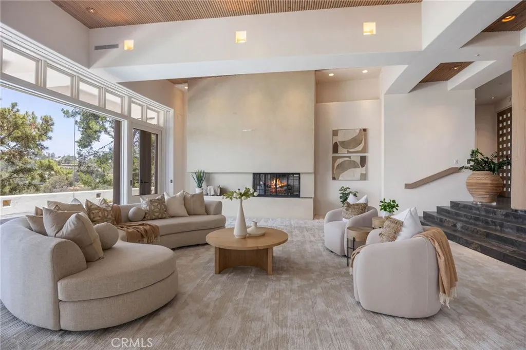 https://cdn.realtyfeed.com/cdn/127/306740888/5cebf6deb4ea9759b61bcb17a2ef638a.webp