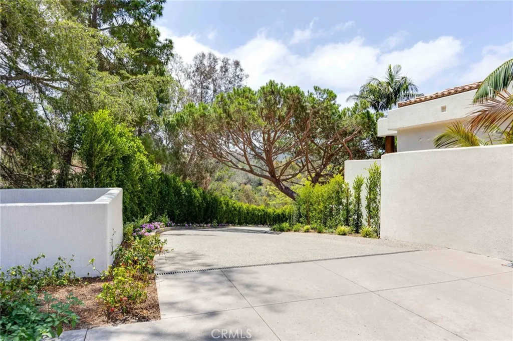 https://cdn.realtyfeed.com/cdn/127/306740888/65ea6d77f097a46ee4abb9ca90139b64.webp