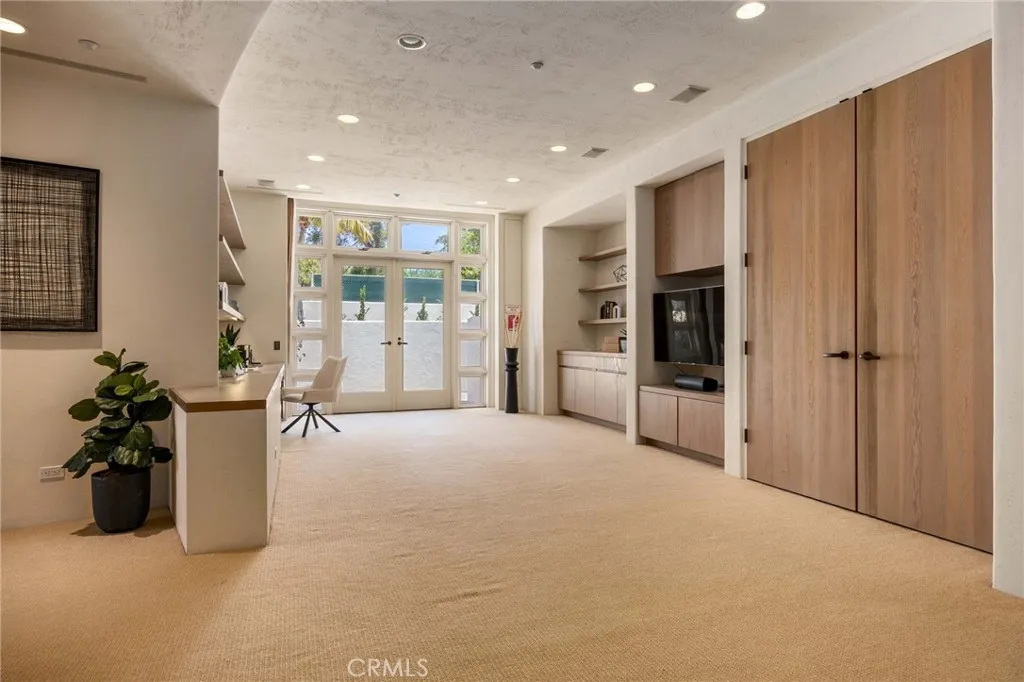 https://cdn.realtyfeed.com/cdn/127/306740888/94b3ac297dc9fe4cb394bc4f89eeb11e.webp