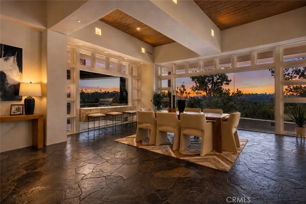 https://cdn.realtyfeed.com/cdn/127/306740888/975c7f84a3e44efec3561bee27e2c7e8.webp