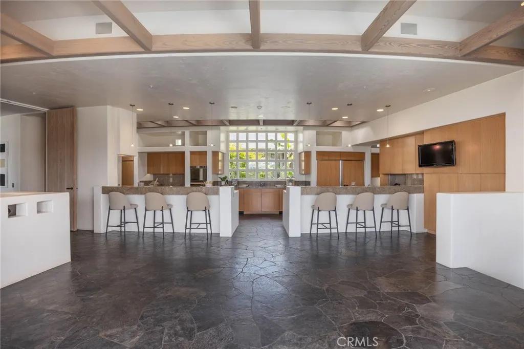 https://cdn.realtyfeed.com/cdn/127/306740888/d21f540a490d67f4c7d3c70e6086d963.webp