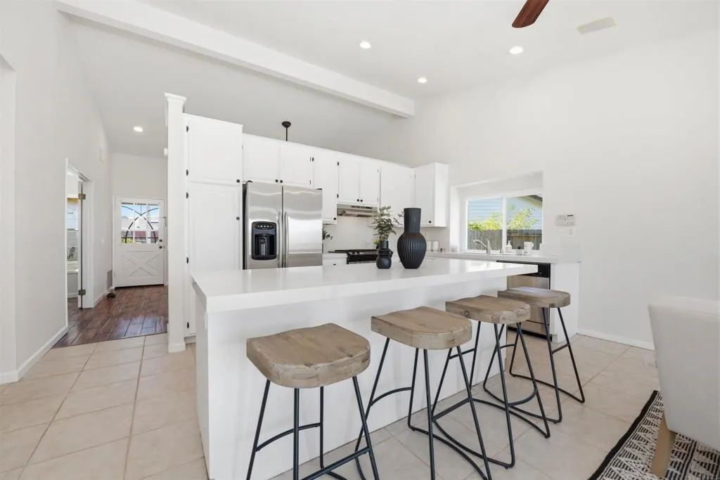 https://cdn.realtyfeed.com/cdn/127/306740937/5af41f0a92e55ee70d7b688b66166116.webp