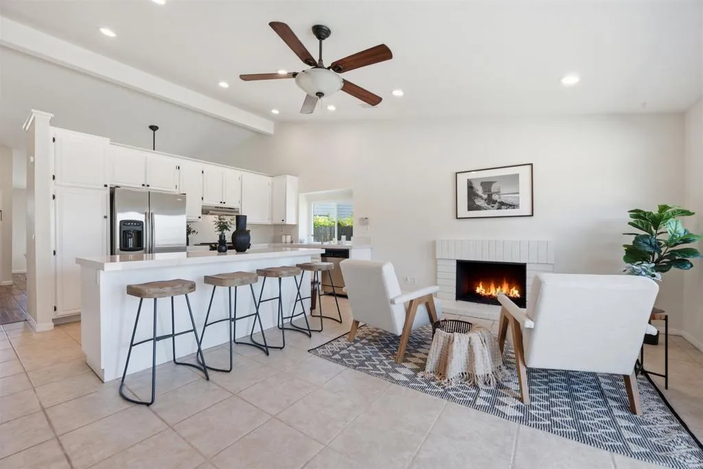 https://cdn.realtyfeed.com/cdn/127/306740937/aaeddf9907f8e311c014332029741eac.webp