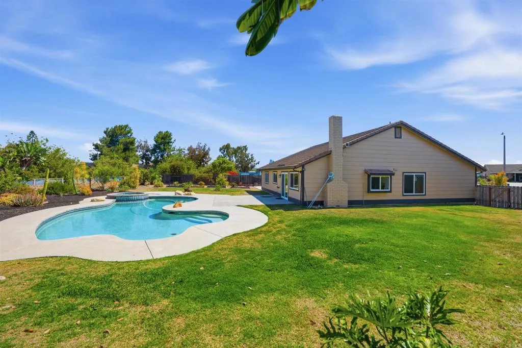 https://cdn.realtyfeed.com/cdn/127/306740937/ac30e78a10ceeafa109182bb488769c2.webp