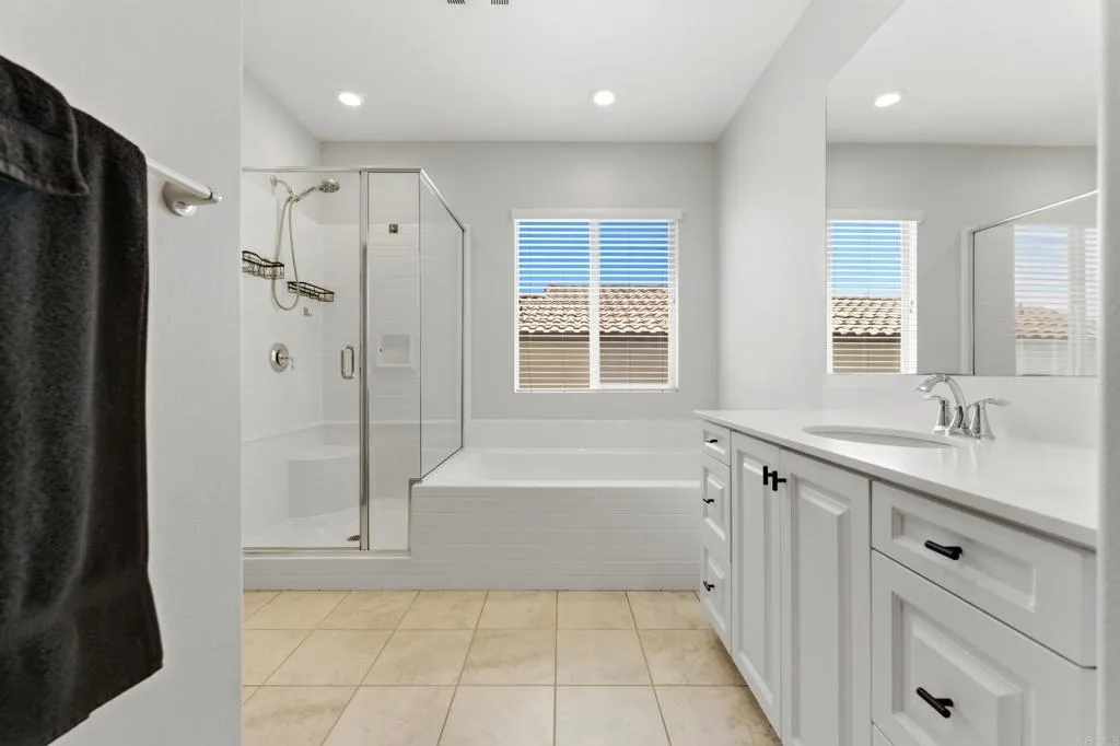 https://cdn.realtyfeed.com/cdn/127/306740945/05ad842ec0641819870740f8a89ff1b8.webp