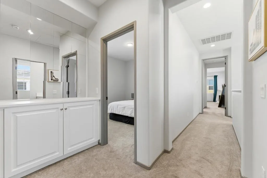 https://cdn.realtyfeed.com/cdn/127/306740945/1e521d77e1ddcb790fd06466d2a36293.webp