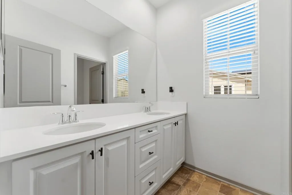 https://cdn.realtyfeed.com/cdn/127/306740945/35ee01a62dab8f099b5733c1c7054996.webp