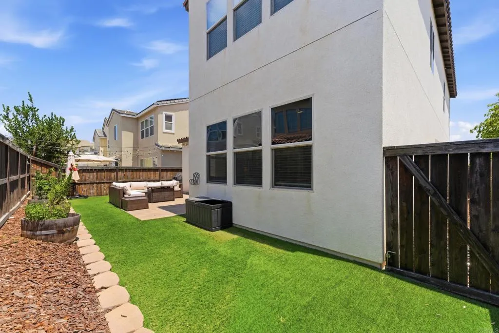 https://cdn.realtyfeed.com/cdn/127/306740945/383b1eecb7a374418acabdd149a87aeb.webp