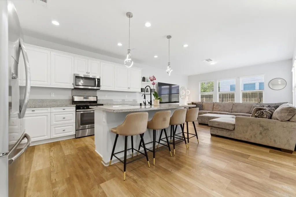 https://cdn.realtyfeed.com/cdn/127/306740945/7e3f3b9fd1838cb16a10e48e12a11d9c.webp