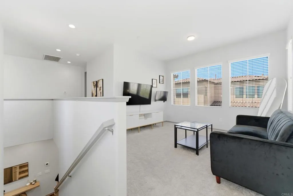 https://cdn.realtyfeed.com/cdn/127/306740945/96a761eec00abb21ead7ff6385514785.webp