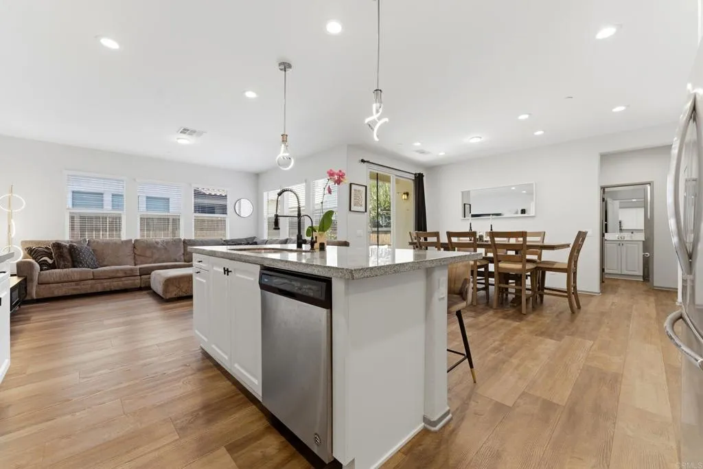 https://cdn.realtyfeed.com/cdn/127/306740945/d4352d7826527311bef4306840625f9f.webp