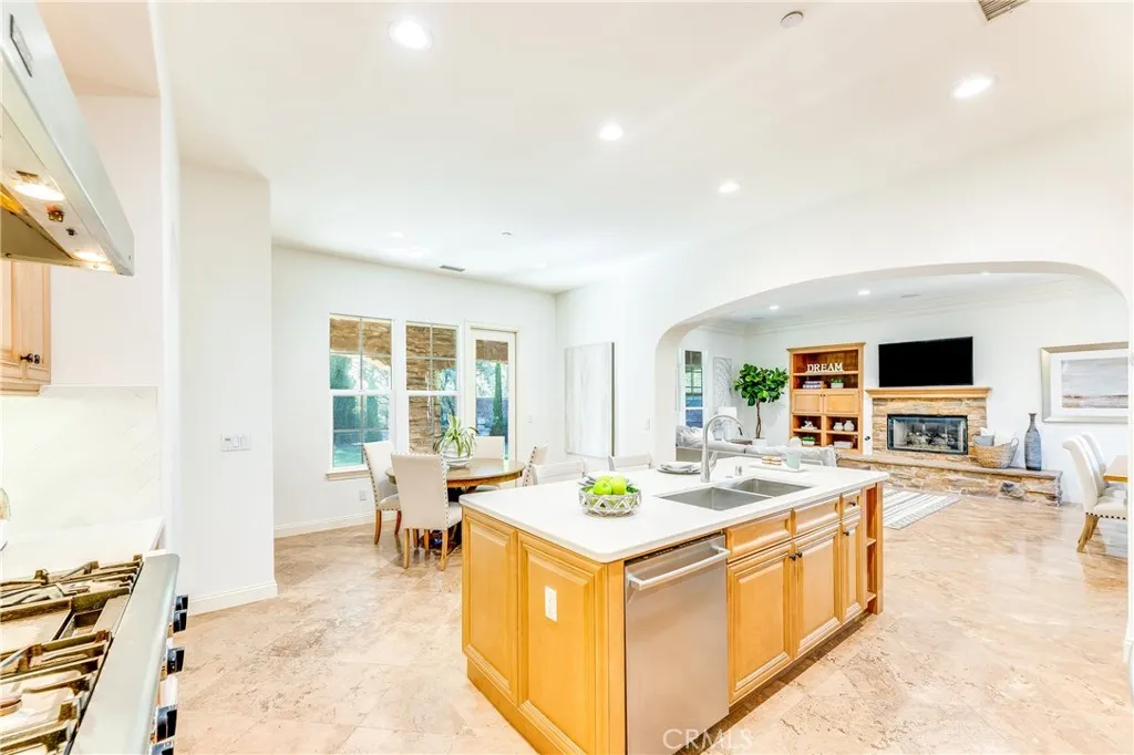 Irvine, CA 92603