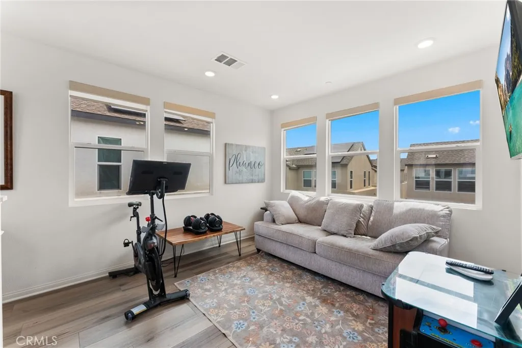 https://cdn.realtyfeed.com/cdn/127/306740972/4c5daef4875cd3d852ed51f061428244.webp