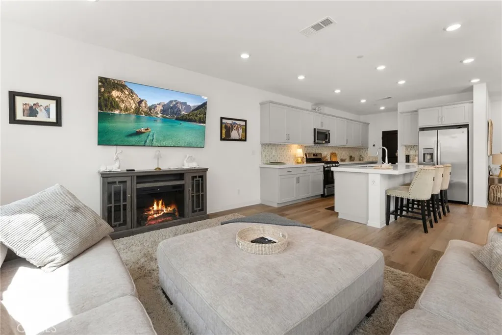 https://cdn.realtyfeed.com/cdn/127/306740972/5af2969a776e405724f5310c8386020d.webp