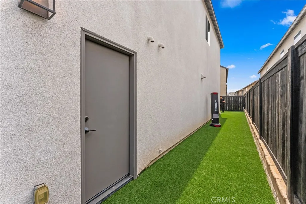 https://cdn.realtyfeed.com/cdn/127/306740972/61ef1676edcfa41723ea893b48f1172f.webp