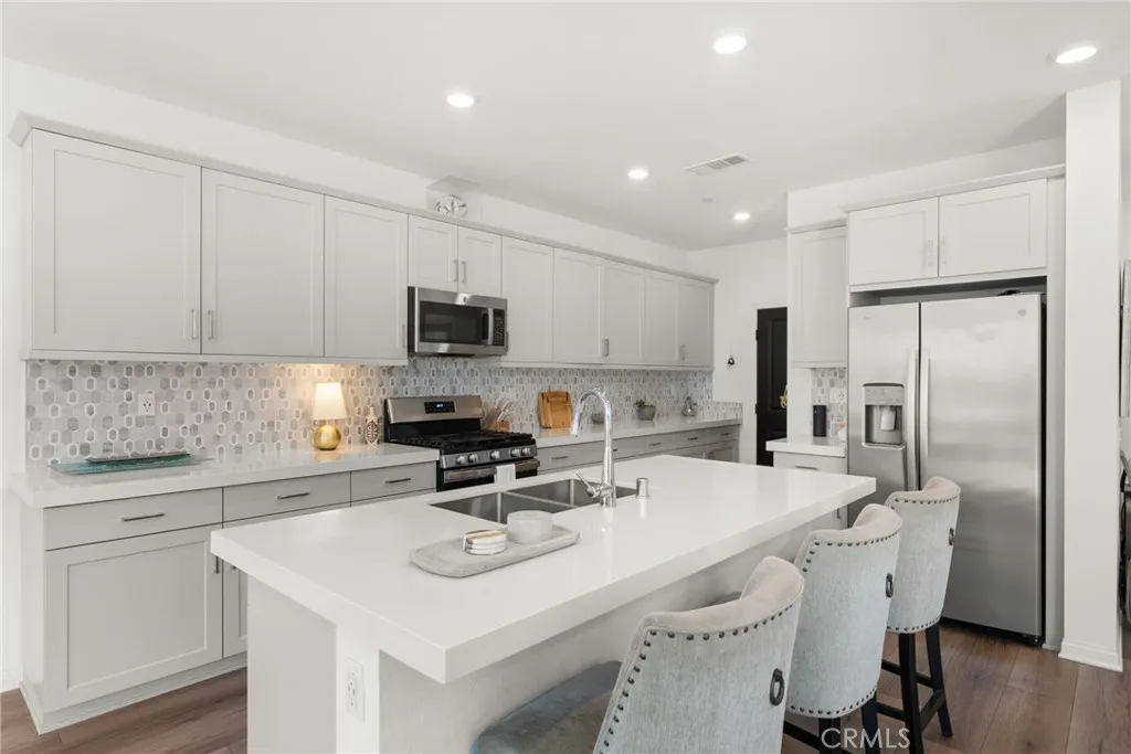https://cdn.realtyfeed.com/cdn/127/306740972/7378ce678acca106e7b3c665229c5ab8.webp