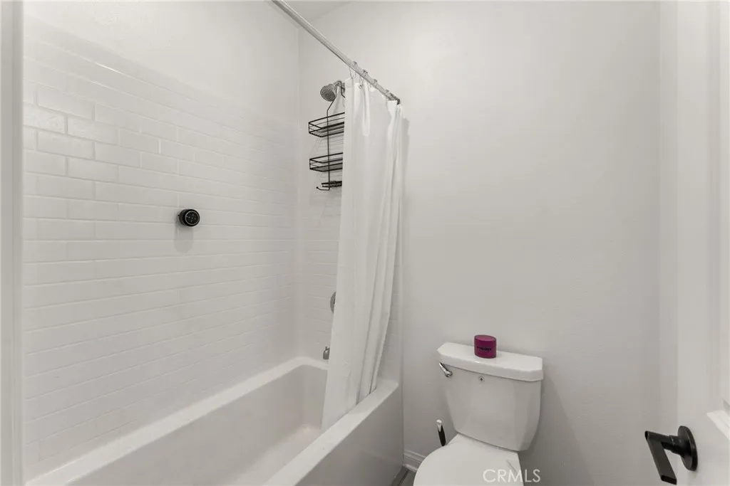 https://cdn.realtyfeed.com/cdn/127/306740972/aba2fa33163866b4989c1cd03ce27bf3.webp