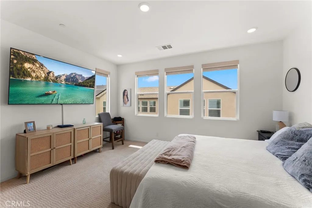 https://cdn.realtyfeed.com/cdn/127/306740972/c6a1aaeef1c838f561506d38fdc03447.webp