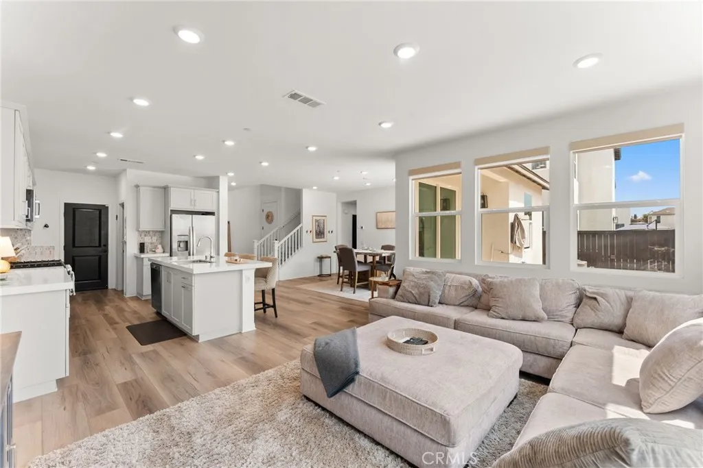 https://cdn.realtyfeed.com/cdn/127/306740972/cd6287db4bc19c026e4074ea0b53b946.webp
