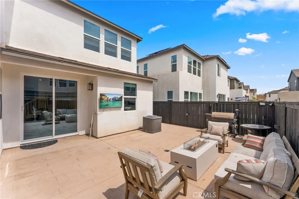 https://cdn.realtyfeed.com/cdn/127/306740972/f74503623ebf174b370939ca01102542.webp