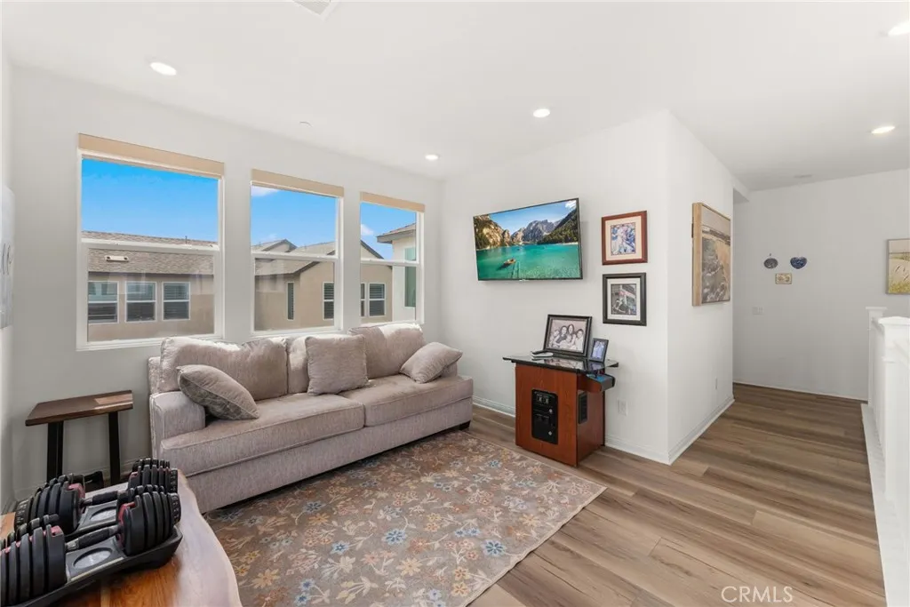 https://cdn.realtyfeed.com/cdn/127/306740972/fc805f3730564cf2b09da59503f6e44a.webp