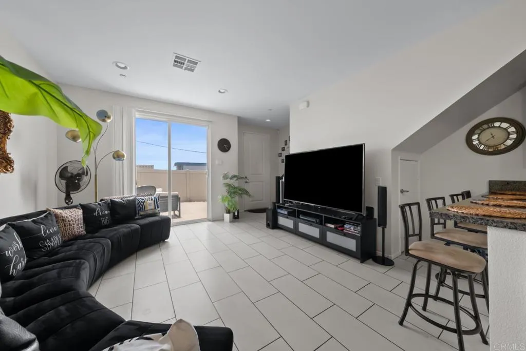 https://cdn.realtyfeed.com/cdn/127/306741012/24e3056ba40a66775b94313f40580fda.webp