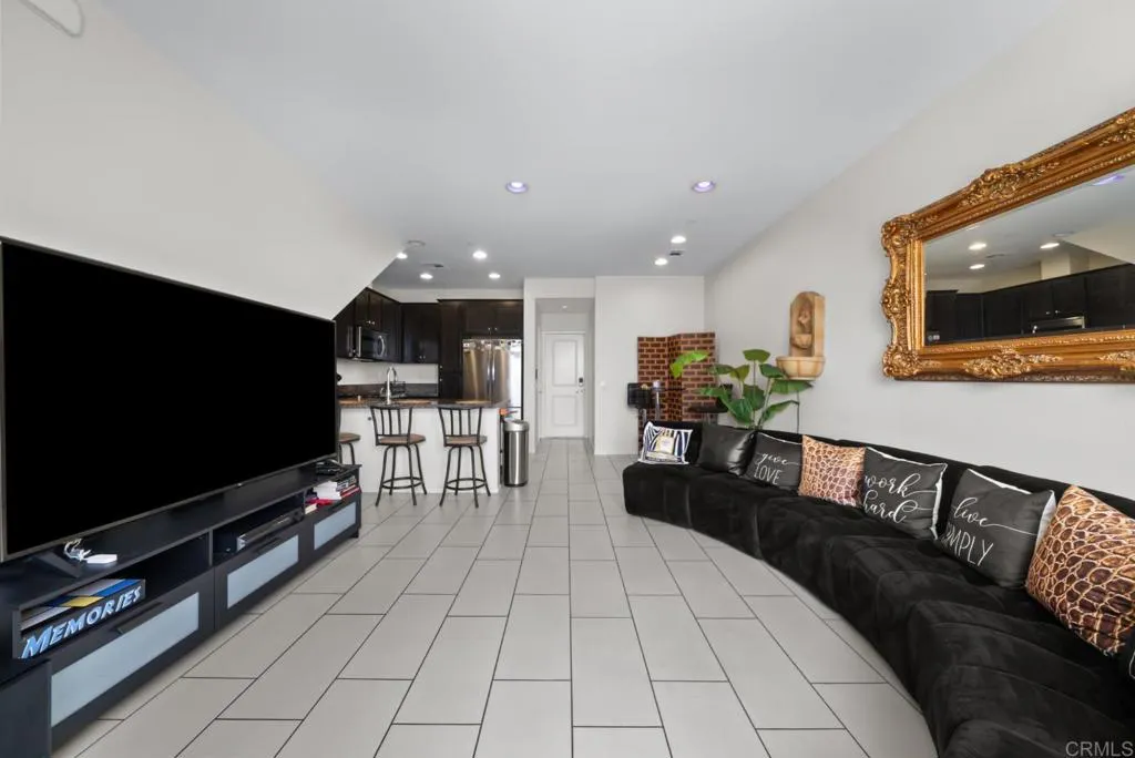 https://cdn.realtyfeed.com/cdn/127/306741012/2e8beab72a675ceaf05350ef03f611fc.webp